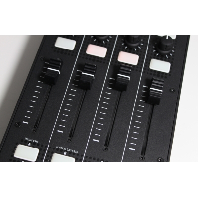 DJ Midi контроллер Xone:K2
