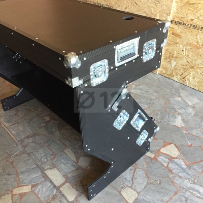 Мобильный стол диджея Z-style DJ Table