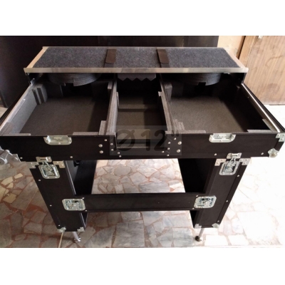 Кейс-стол диджея Scratch Live 1