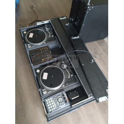 Кейс-стол диджея Scratch Live Custom