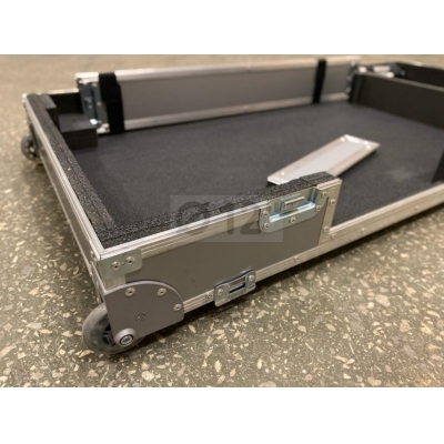 Кейс-стол диджея Live 1