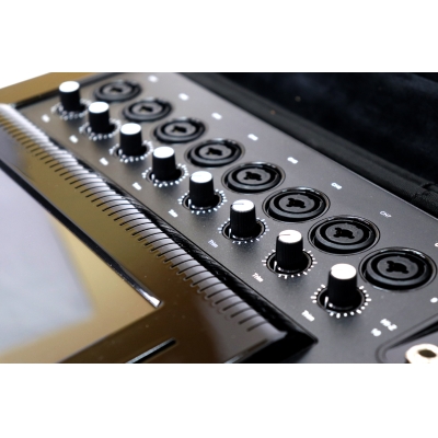 Цифровой портативный микшерный пульт Hippo D1608