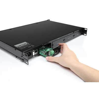 Цифровой DAB/DAB+ и FM тюнер с поддержкой SourceCon™ для модульного медиаплеера XMP44 DMP42