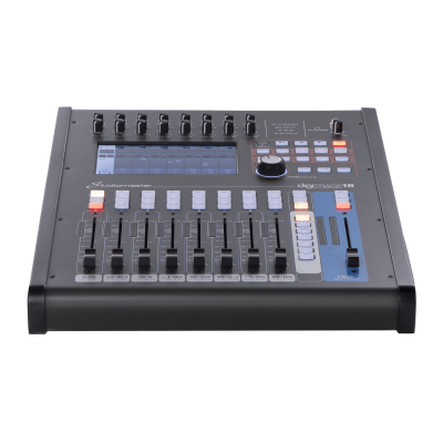 Цифровой микшерный пульт DIGITRACK18